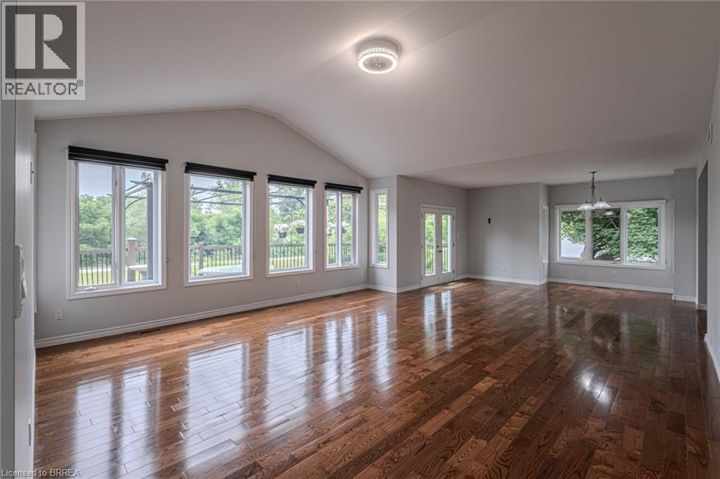 Photo 34 of 192 Grand River Avenue, Brantford ON