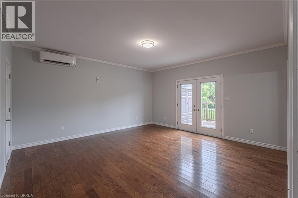Photo 36 of 192 Grand River Avenue, Brantford ON