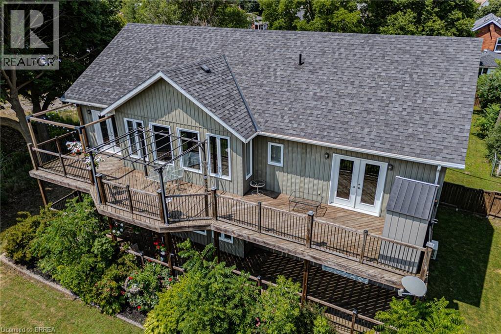 Photo 6 of 192 Grand River Avenue, Brantford ON