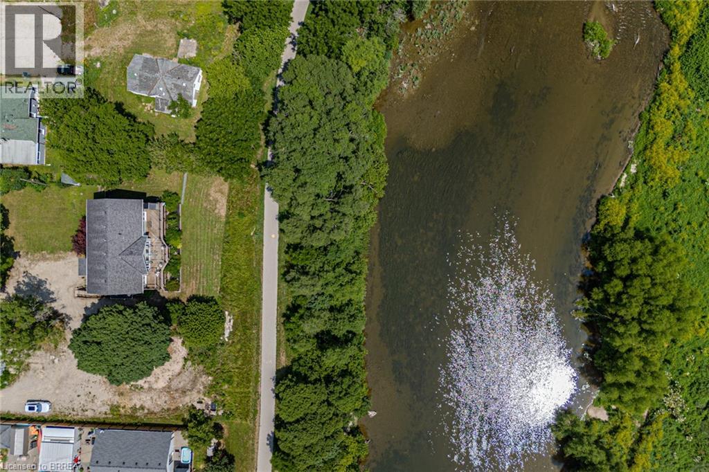 Photo 7 of 192 Grand River Avenue, Brantford ON