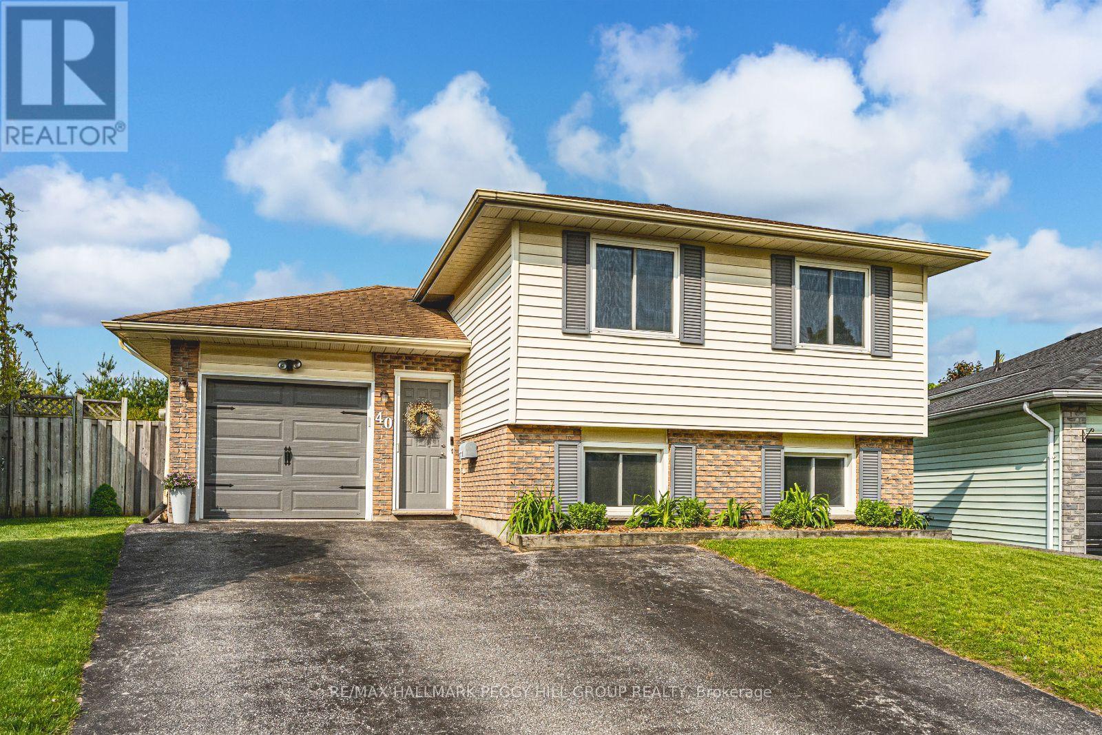 Photo 1 of 40 Mcconkey Place, Barrie ON