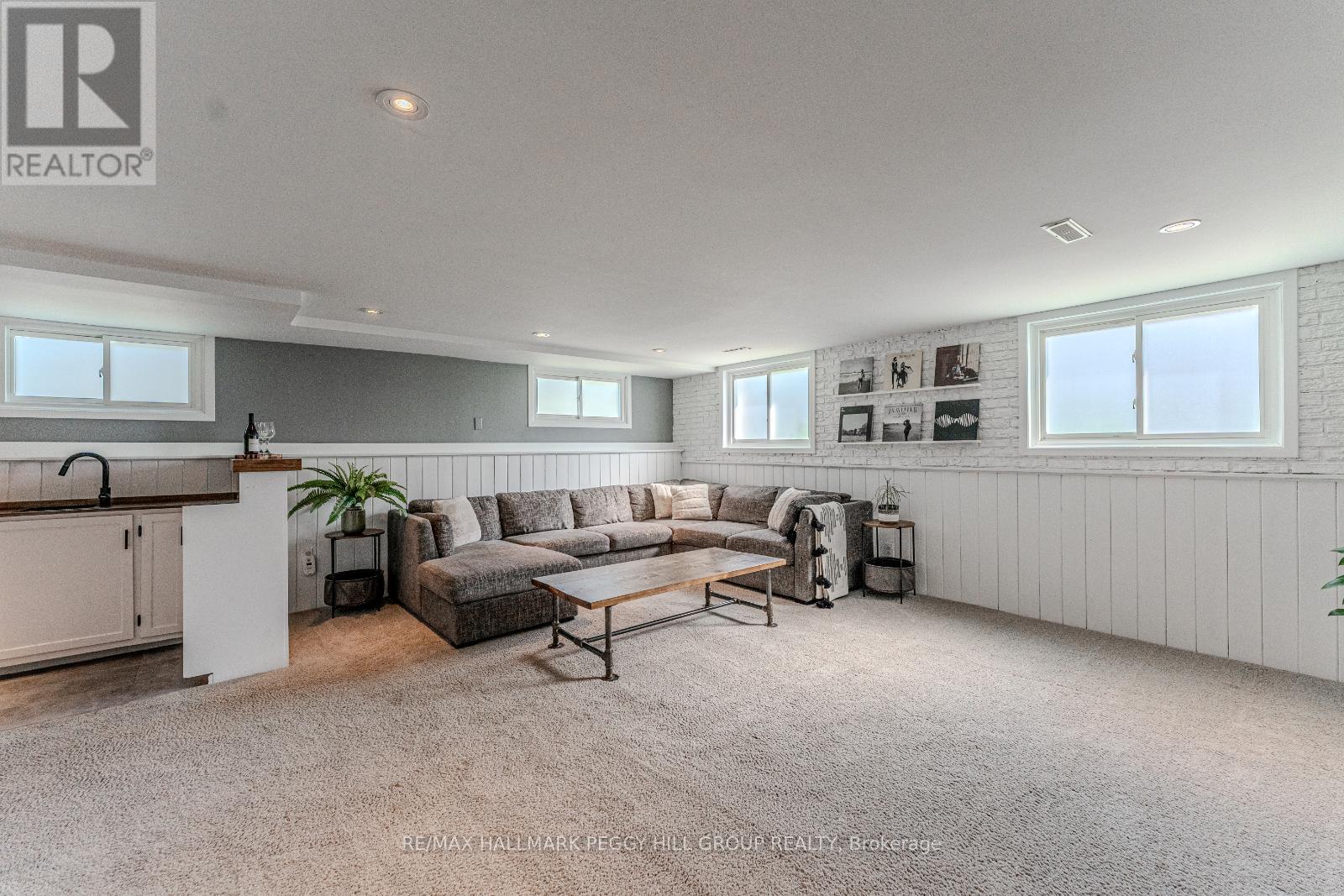 Photo 12 of 40 Mcconkey Place, Barrie ON