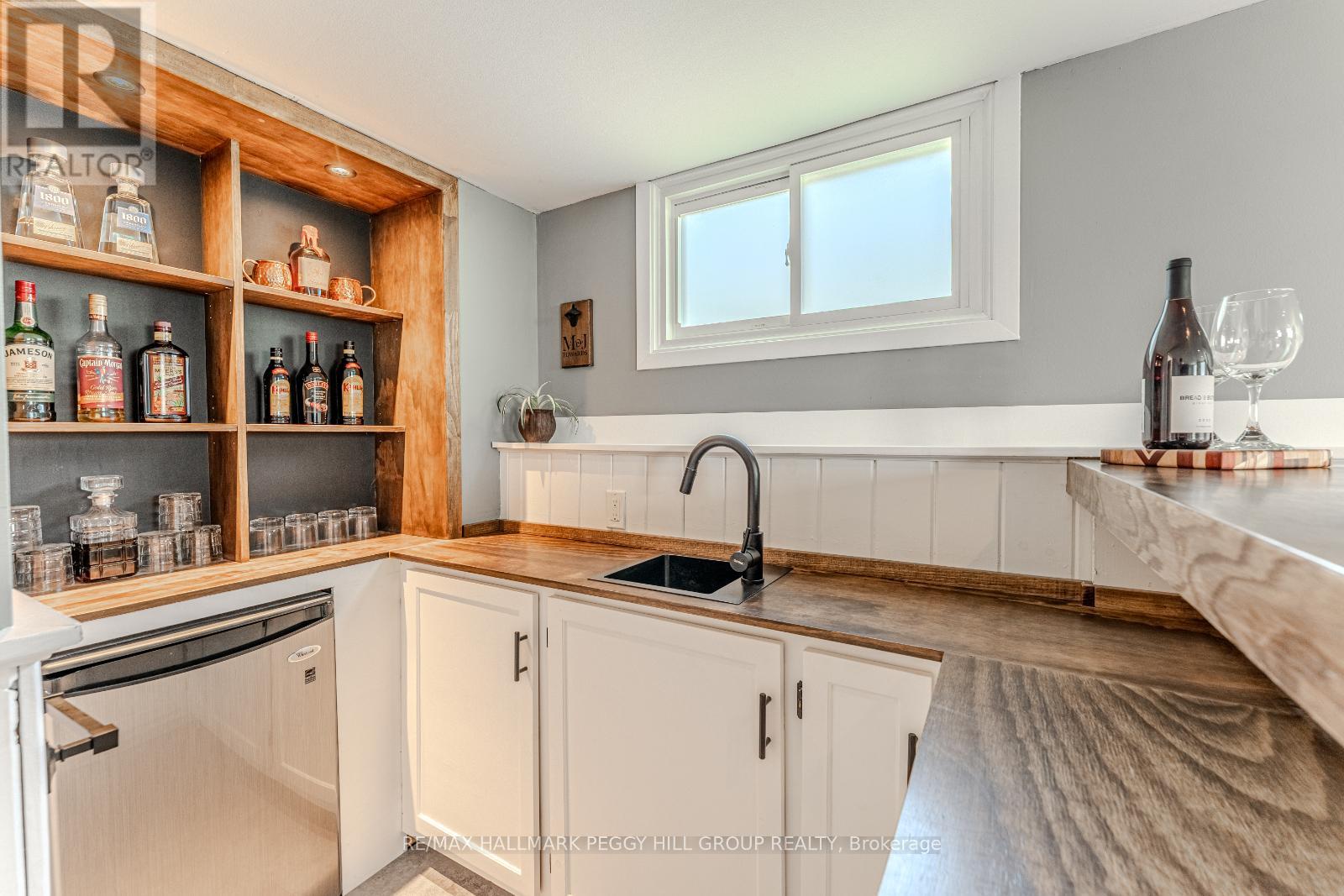 Photo 13 of 40 Mcconkey Place, Barrie ON