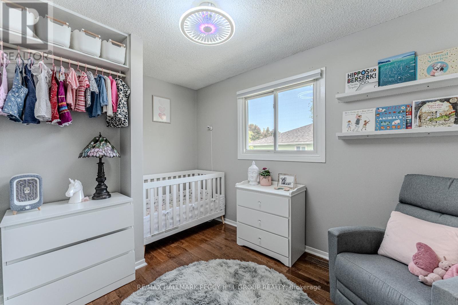 Photo 9 of 40 Mcconkey Place, Barrie ON