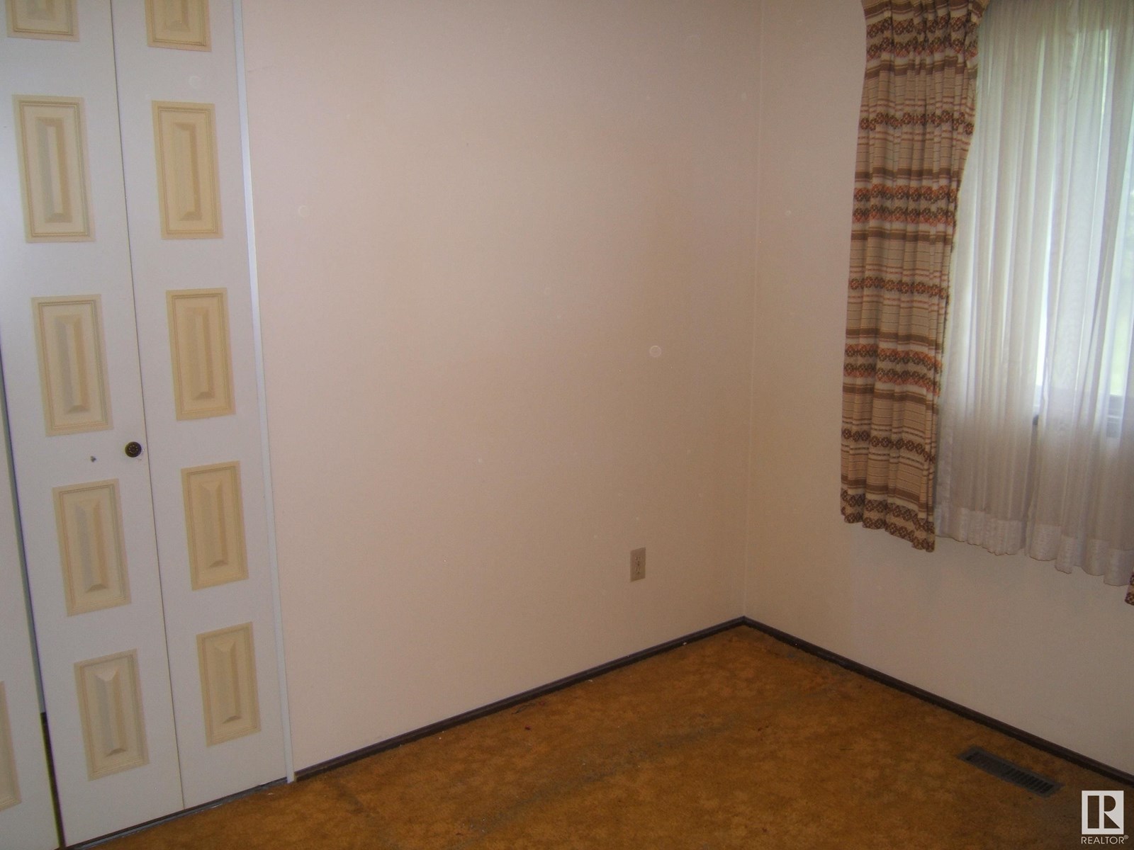 Photo 39 of 4922 50 Av, Spedden AB