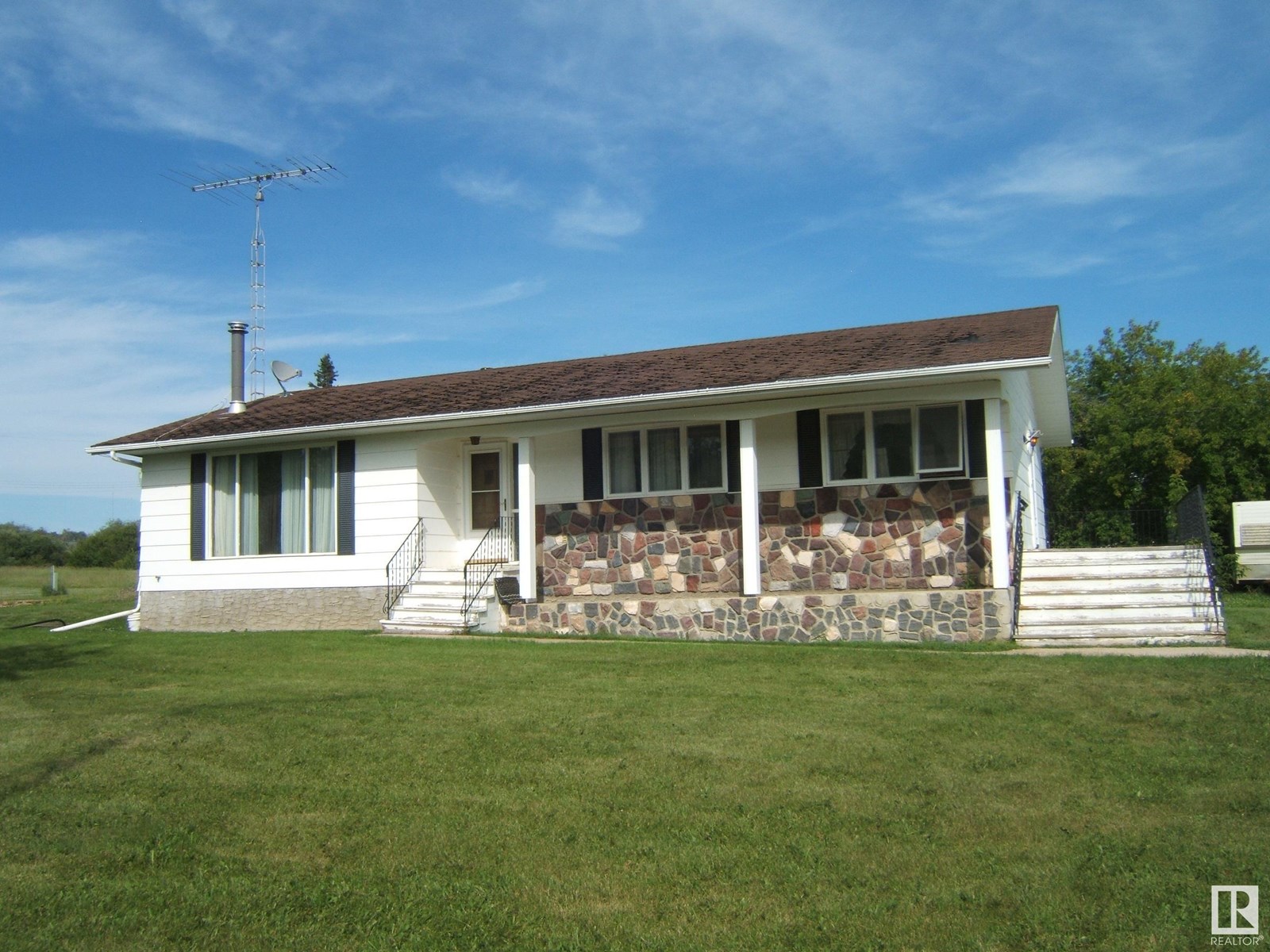 Photo 9 of 4922 50 Av, Spedden AB