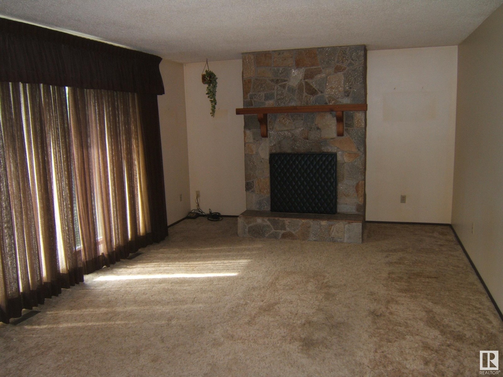 Photo 3 of 4922 50 Av, Spedden AB