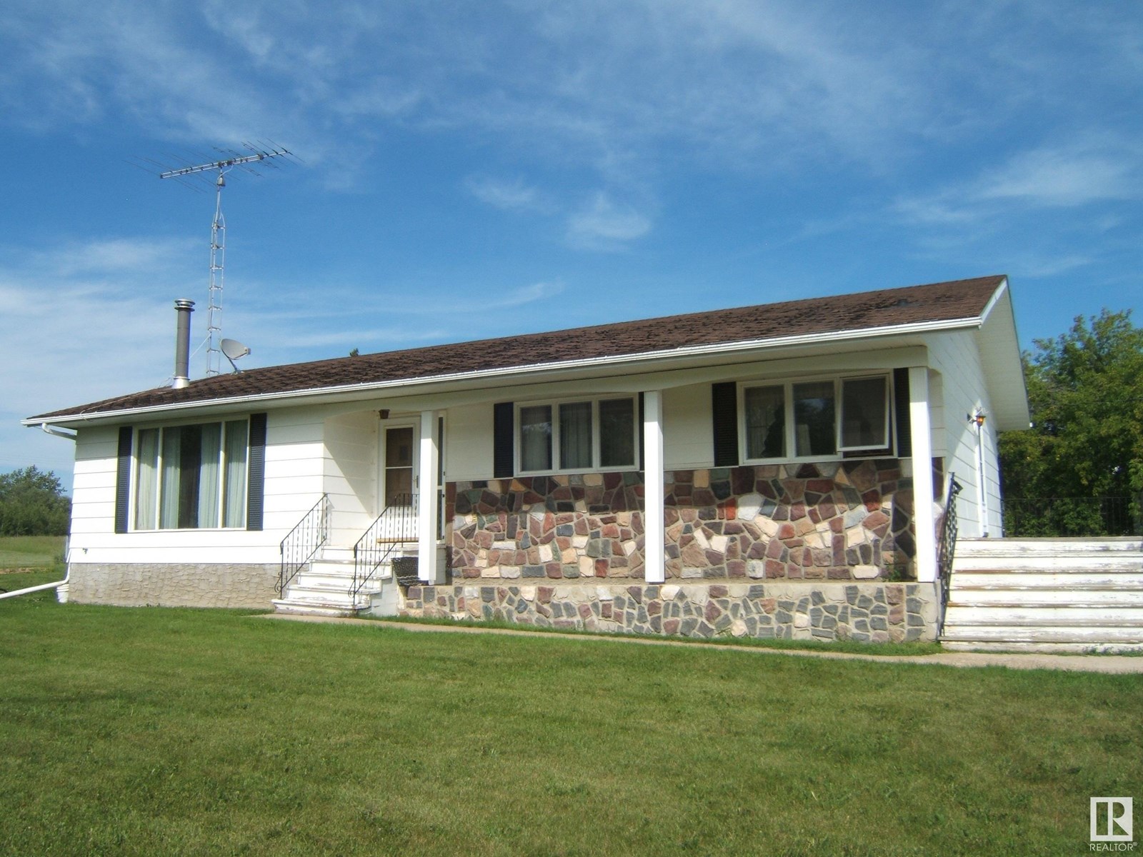 Photo 8 of 4922 50 Av, Spedden AB