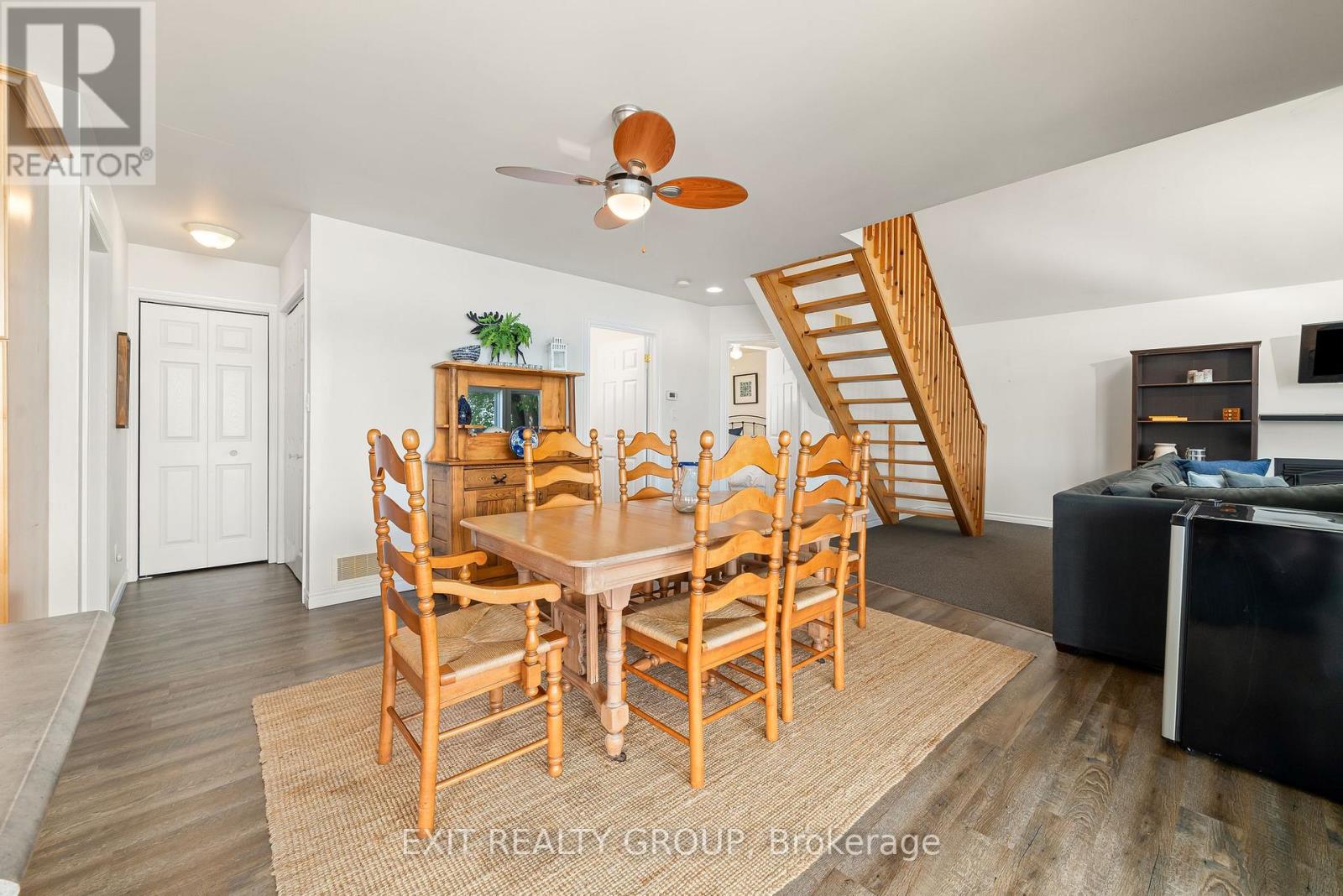 Photo 33 of 8 Rose Street, Quinte West ON