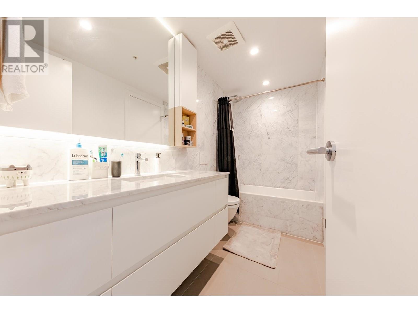 Photo 9 of 3905 6000 Mckay Avenue, Burnaby BC