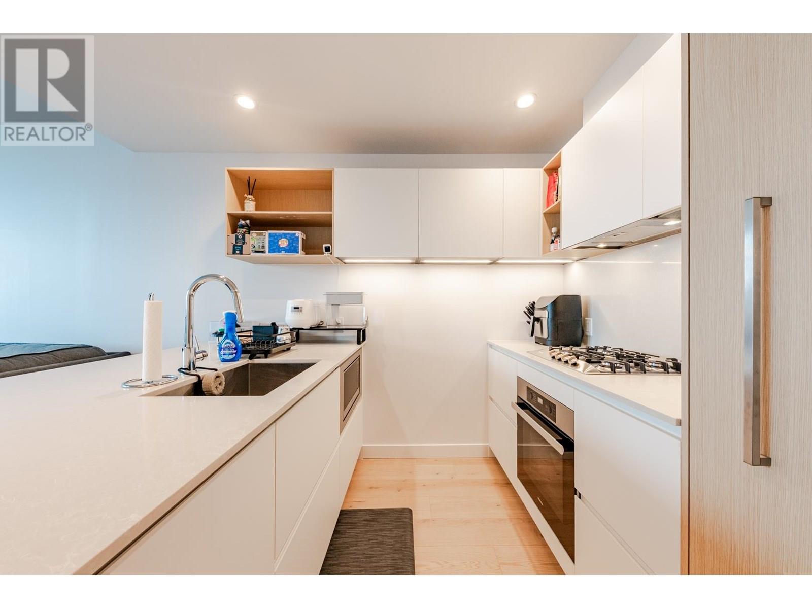 Photo 1 of 3905 6000 Mckay Avenue, Burnaby BC