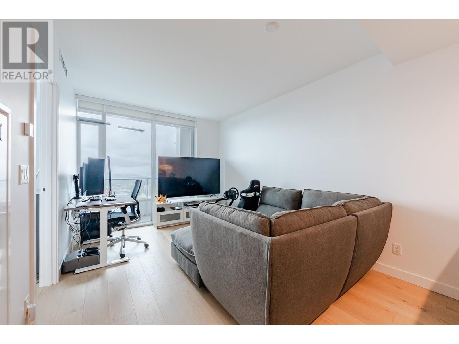 Photo 5 of 3905 6000 Mckay Avenue, Burnaby BC