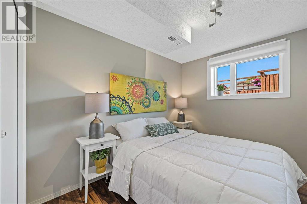 Single Family House 4 Level for Sale in  Cedarille Drive SW Cedarbrae Calgary 