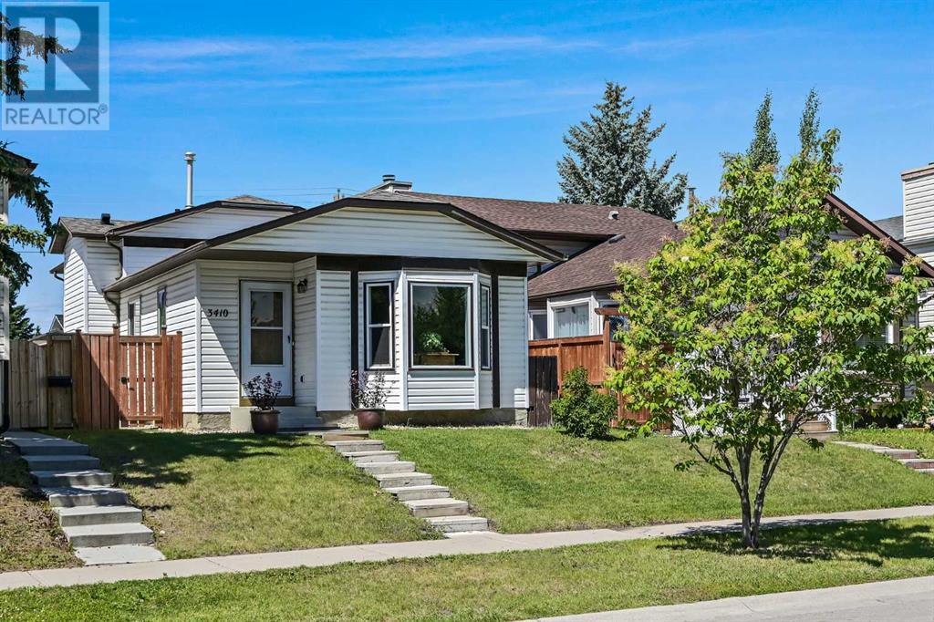 Single Family House 4 Level for Sale in  Cedarille Drive SW Cedarbrae Calgary 