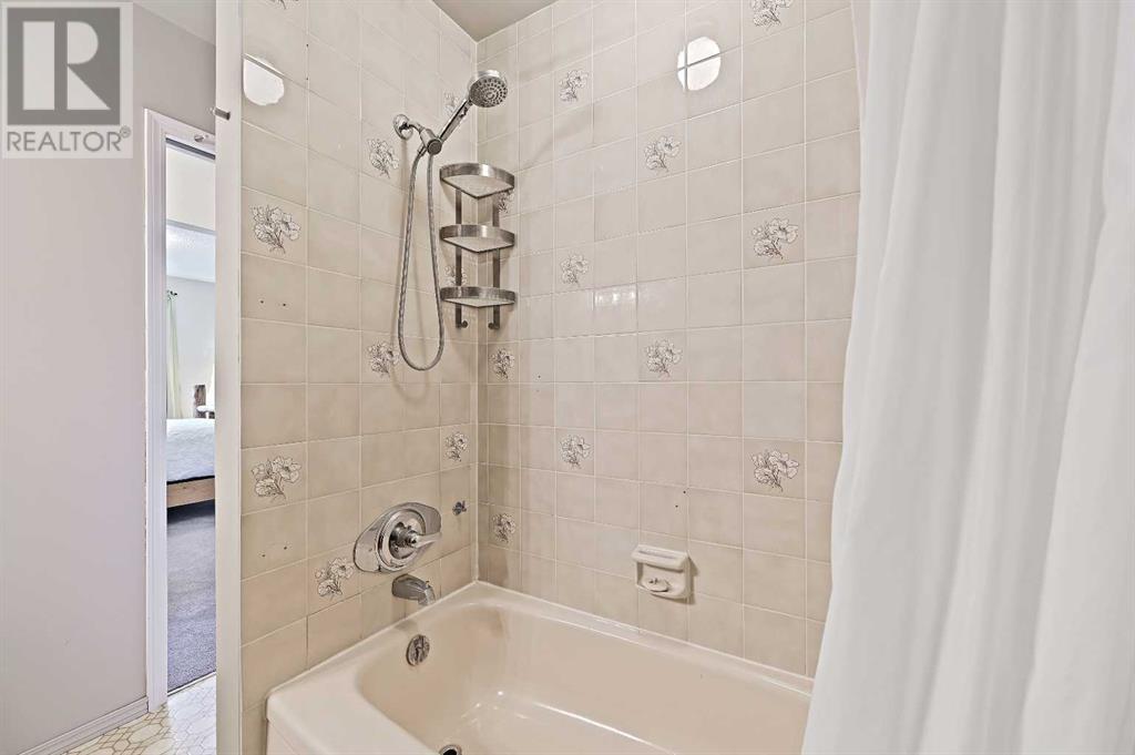 Single Family House 4 Level for Sale in  Cedarille Drive SW Cedarbrae Calgary 