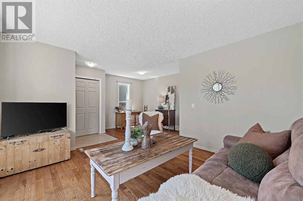 Single Family House 4 Level for Sale in  Cedarille Drive SW Cedarbrae Calgary 