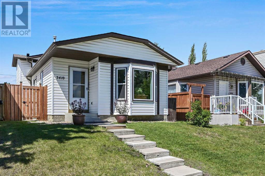 Single Family House 4 Level for Sale in  Cedarille Drive SW Cedarbrae Calgary 