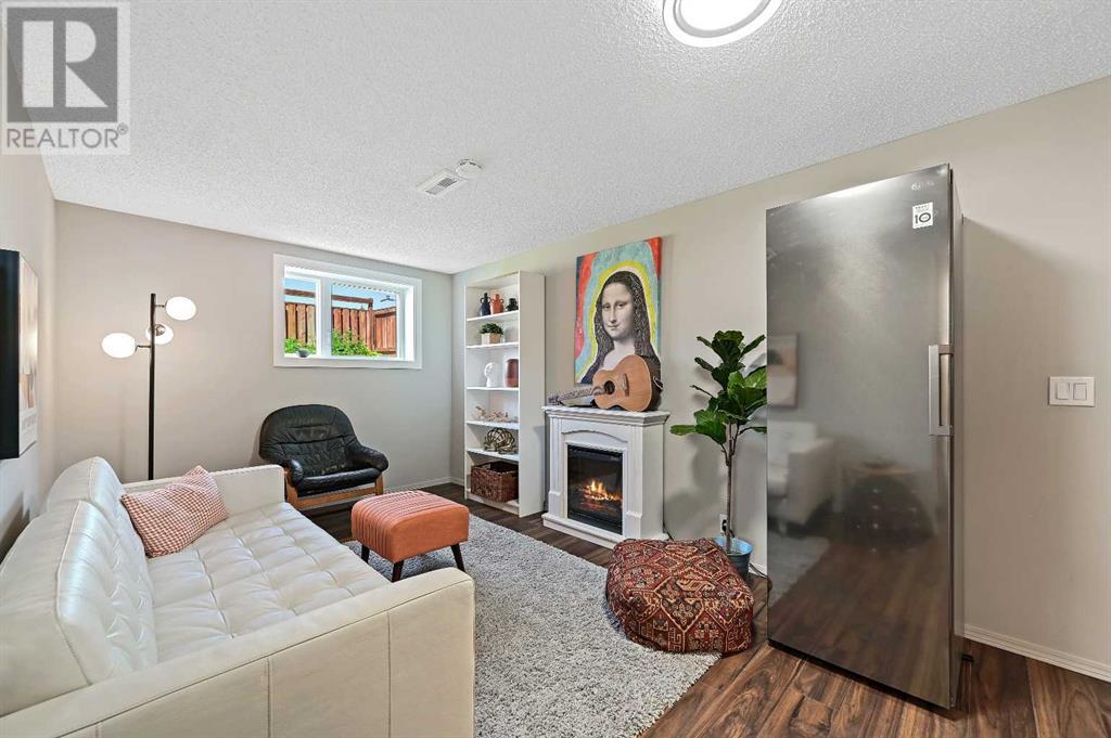 Single Family House 4 Level for Sale in  Cedarille Drive SW Cedarbrae Calgary 