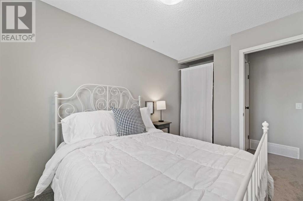 Single Family House 4 Level for Sale in  Cedarille Drive SW Cedarbrae Calgary 