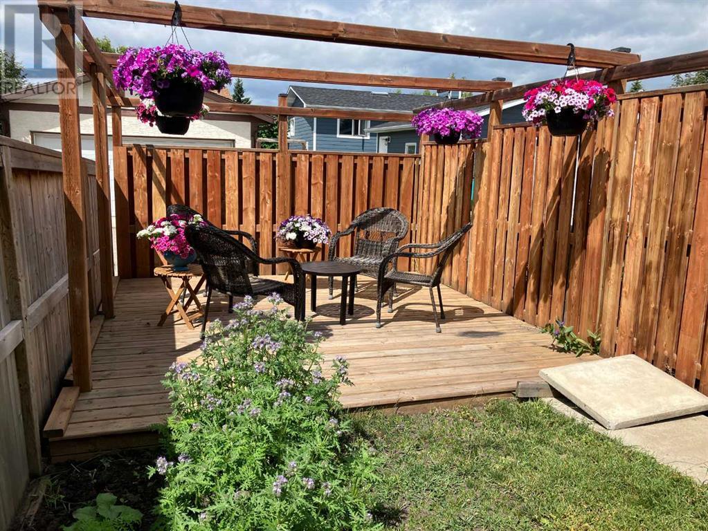 Single Family House 4 Level for Sale in  Cedarille Drive SW Cedarbrae Calgary 