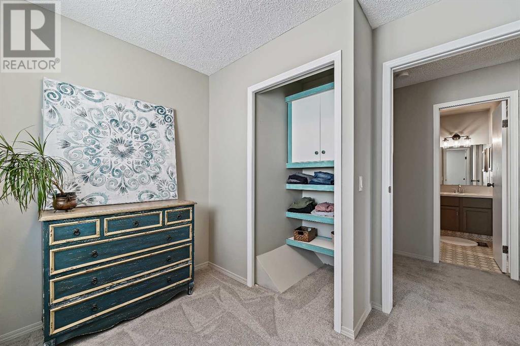 Single Family House 4 Level for Sale in  Cedarille Drive SW Cedarbrae Calgary 