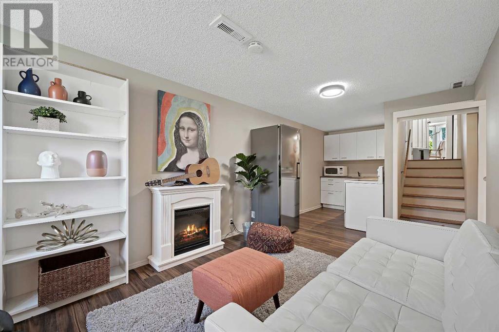 Single Family House 4 Level for Sale in  Cedarille Drive SW Cedarbrae Calgary 