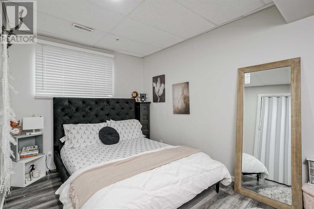 Single Family House Bi-level for Sale in  Falconridge Place NE Falconridge Calgary 