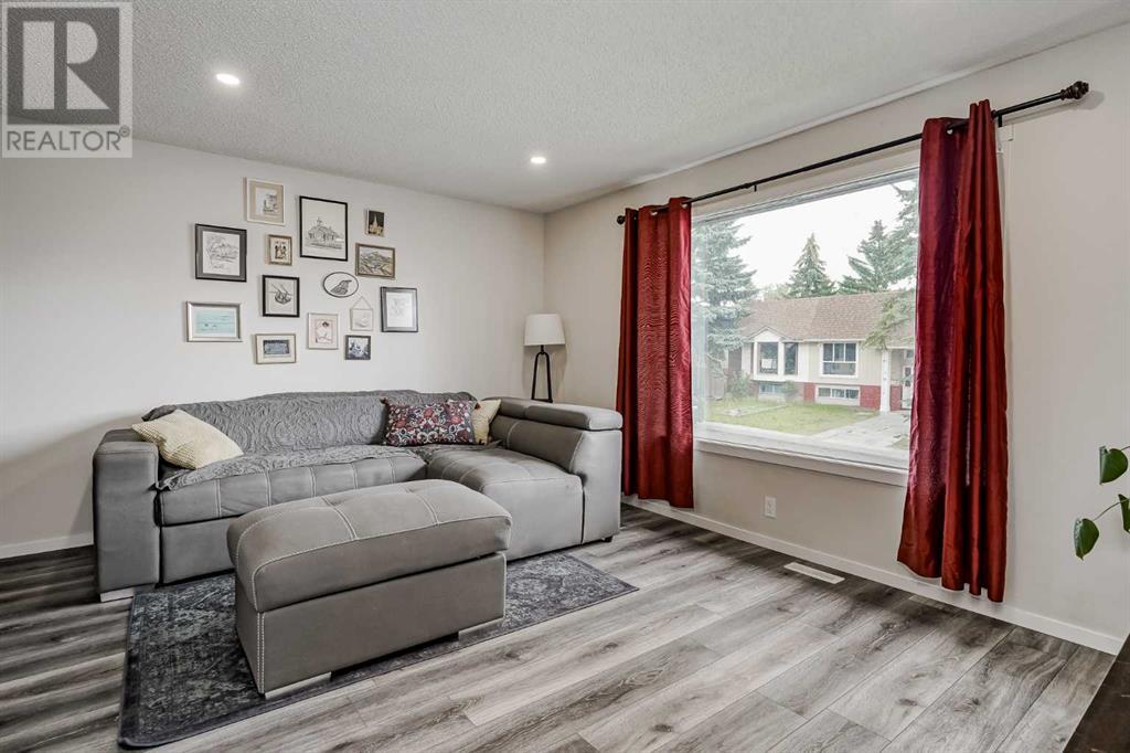 Single Family House Bi-level for Sale in  Falconridge Place NE Falconridge Calgary 
