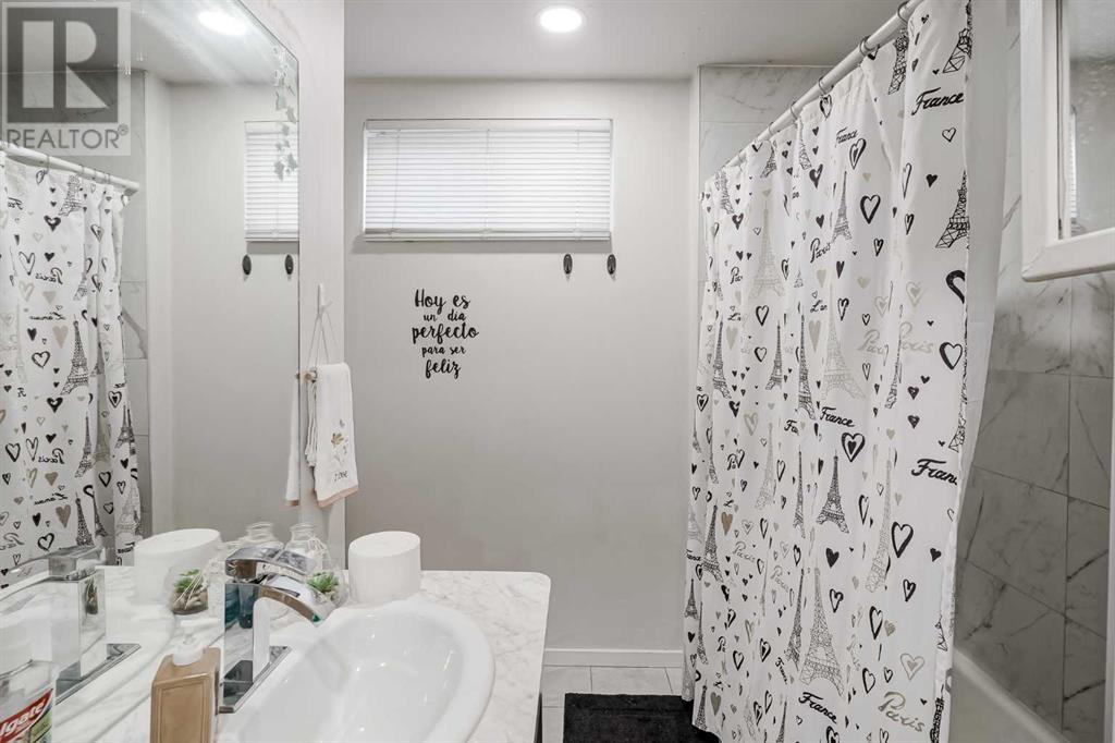 Single Family House Bi-level for Sale in  Falconridge Place NE Falconridge Calgary 