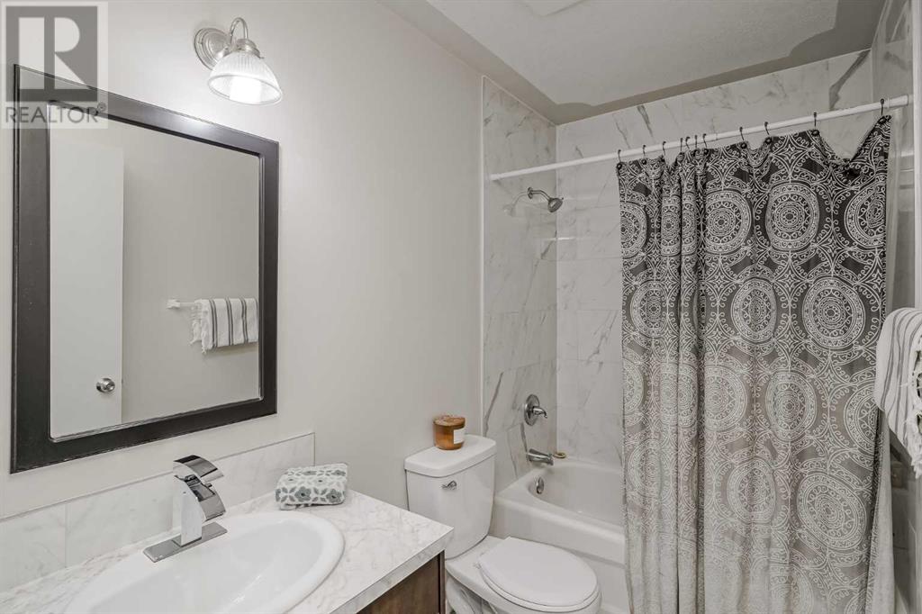Single Family House Bi-level for Sale in  Falconridge Place NE Falconridge Calgary 