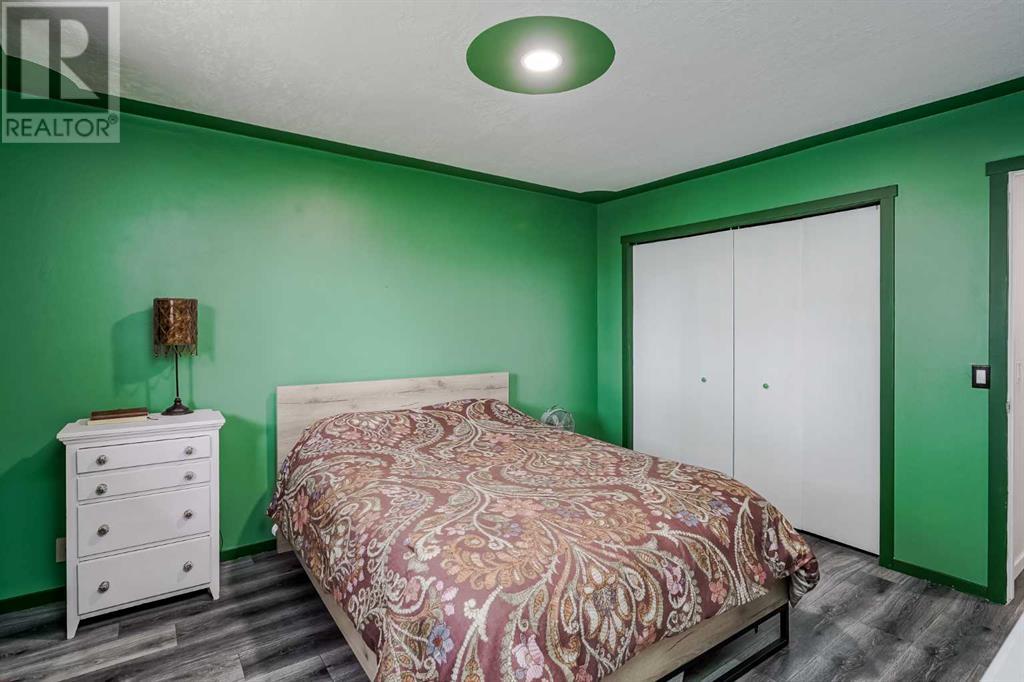 Single Family House Bi-level for Sale in  Falconridge Place NE Falconridge Calgary 