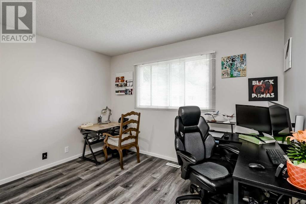 Single Family House Bi-level for Sale in  Falconridge Place NE Falconridge Calgary 