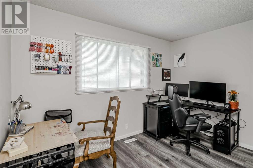 Single Family House Bi-level for Sale in  Falconridge Place NE Falconridge Calgary 