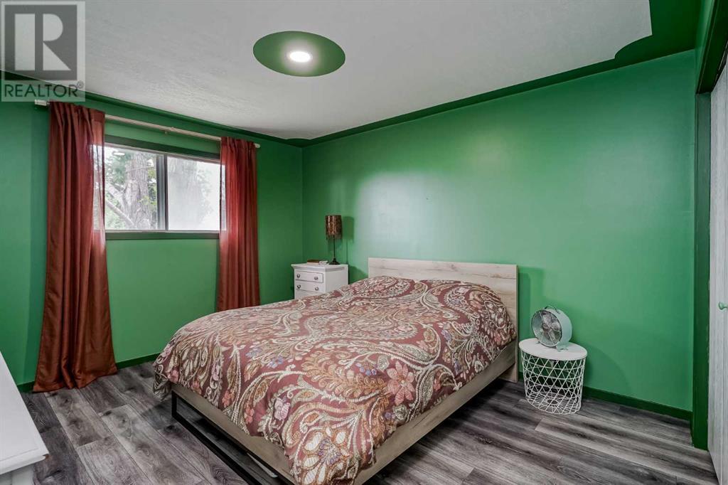 Single Family House Bi-level for Sale in  Falconridge Place NE Falconridge Calgary 
