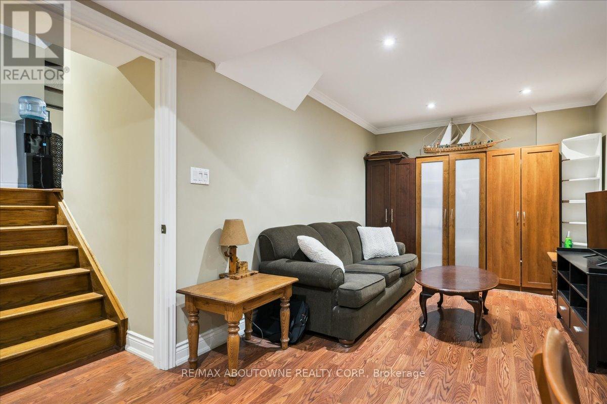 Photo 38 of 2033 Saxon Road, Oakville ON