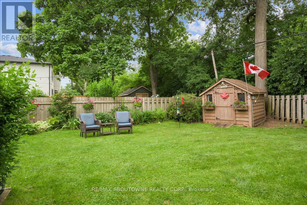 Photo 48 of 2033 Saxon Road, Oakville ON