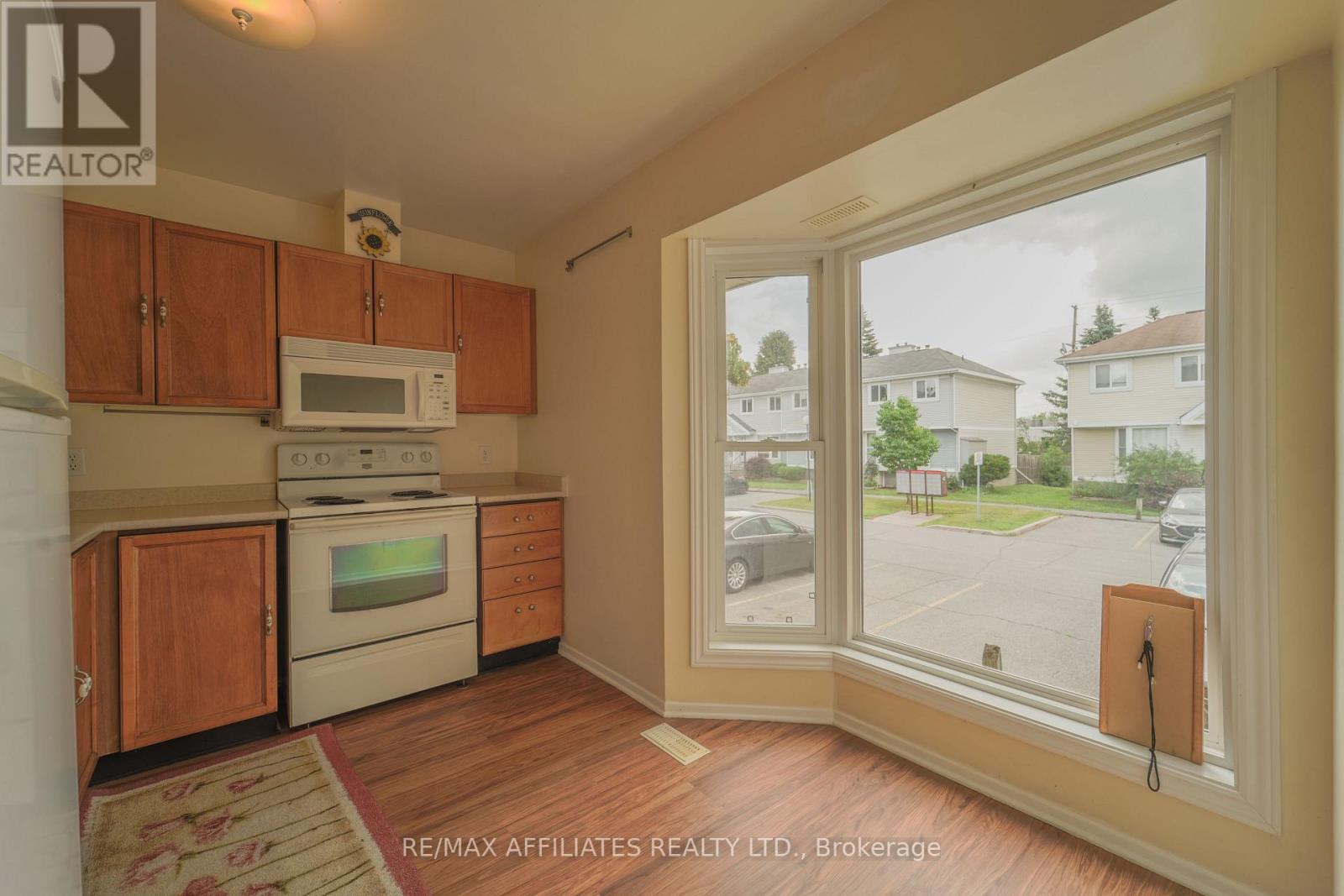 Photo 16 of 65 47 Mcdermot Court, Ottawa ON