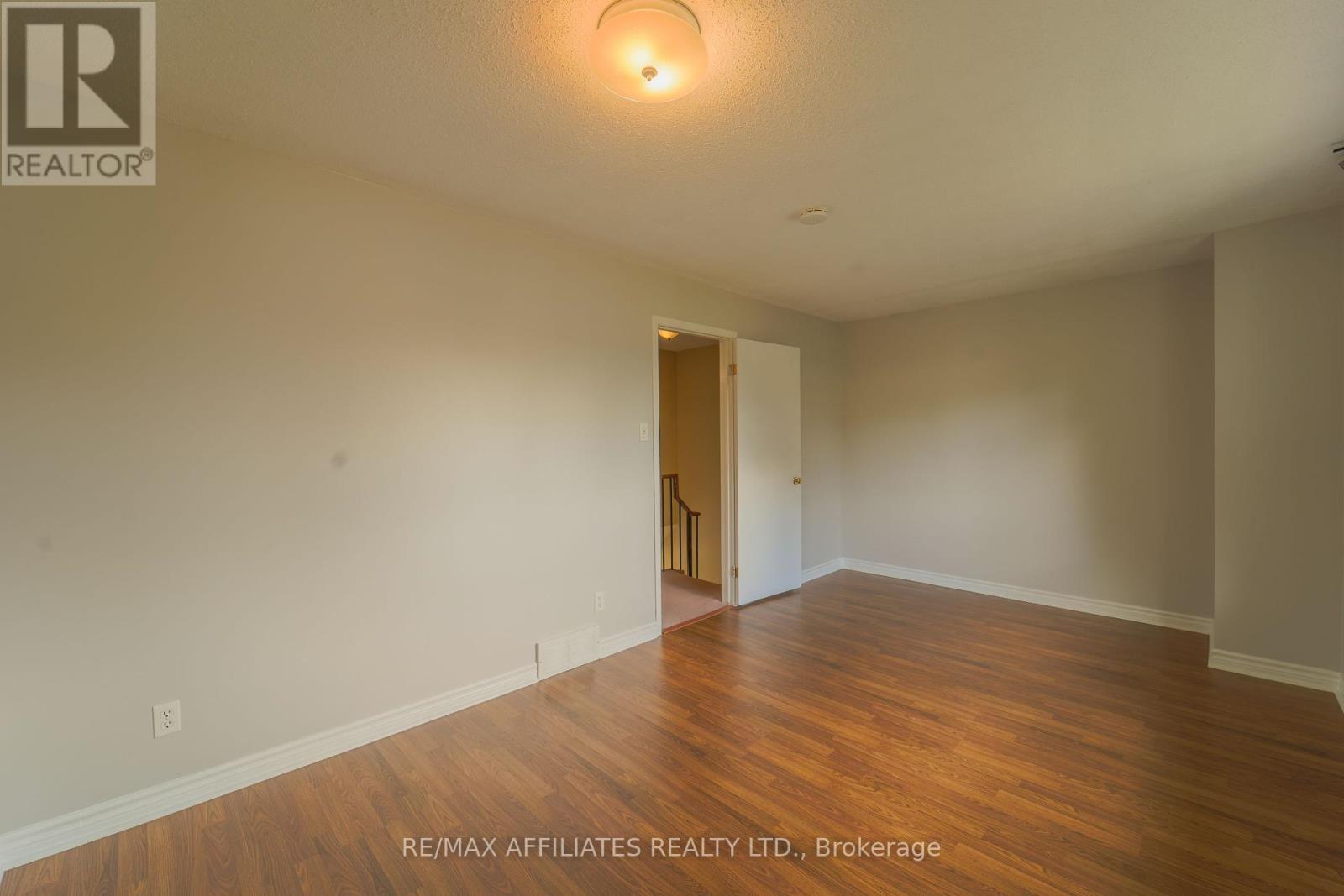 Photo 17 of 65 47 Mcdermot Court, Ottawa ON