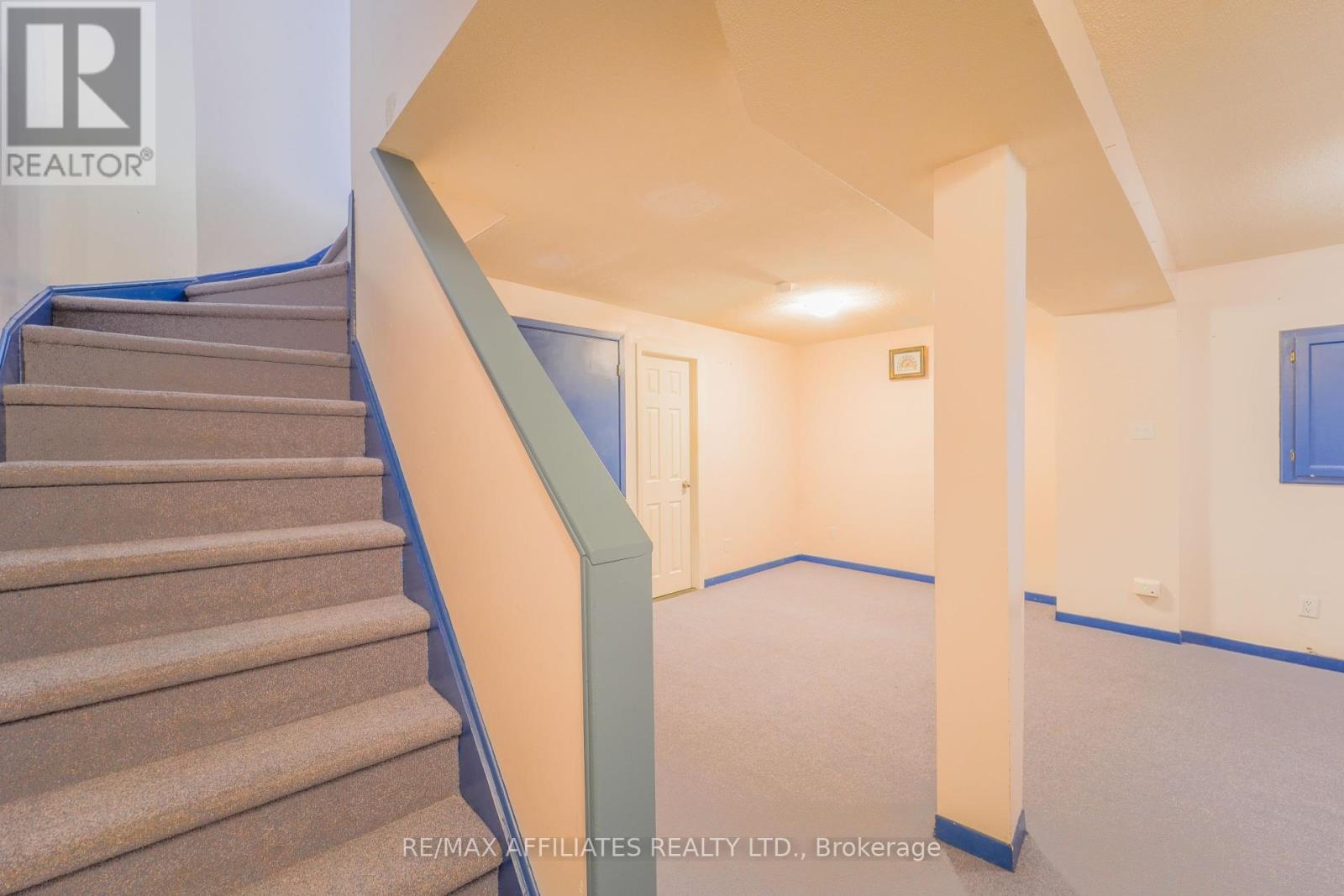 Photo 7 of 65 47 Mcdermot Court, Ottawa ON