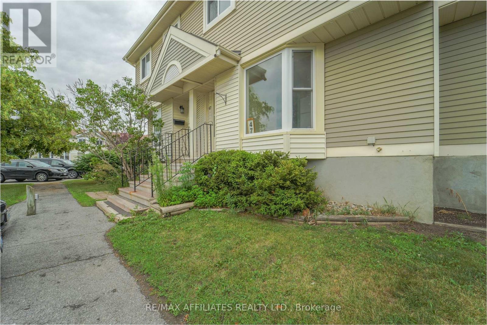 Photo 24 of 65 47 Mcdermot Court, Ottawa ON