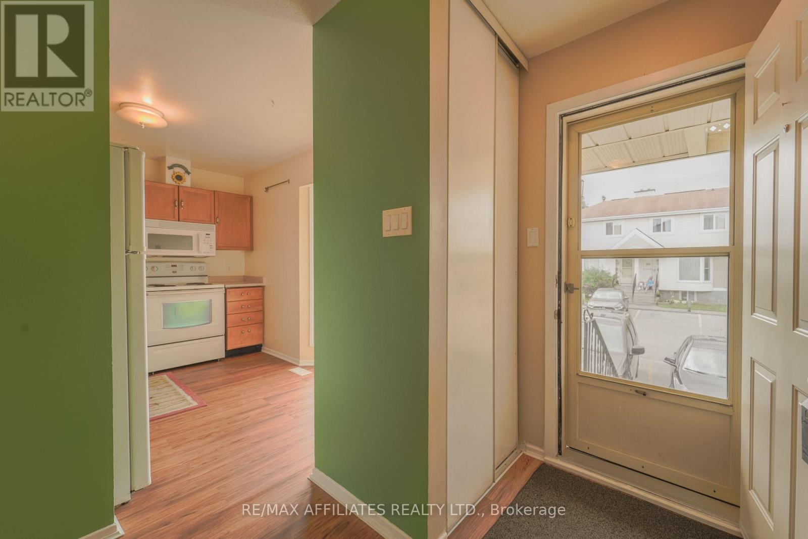 Photo 34 of 65 47 Mcdermot Court, Ottawa ON