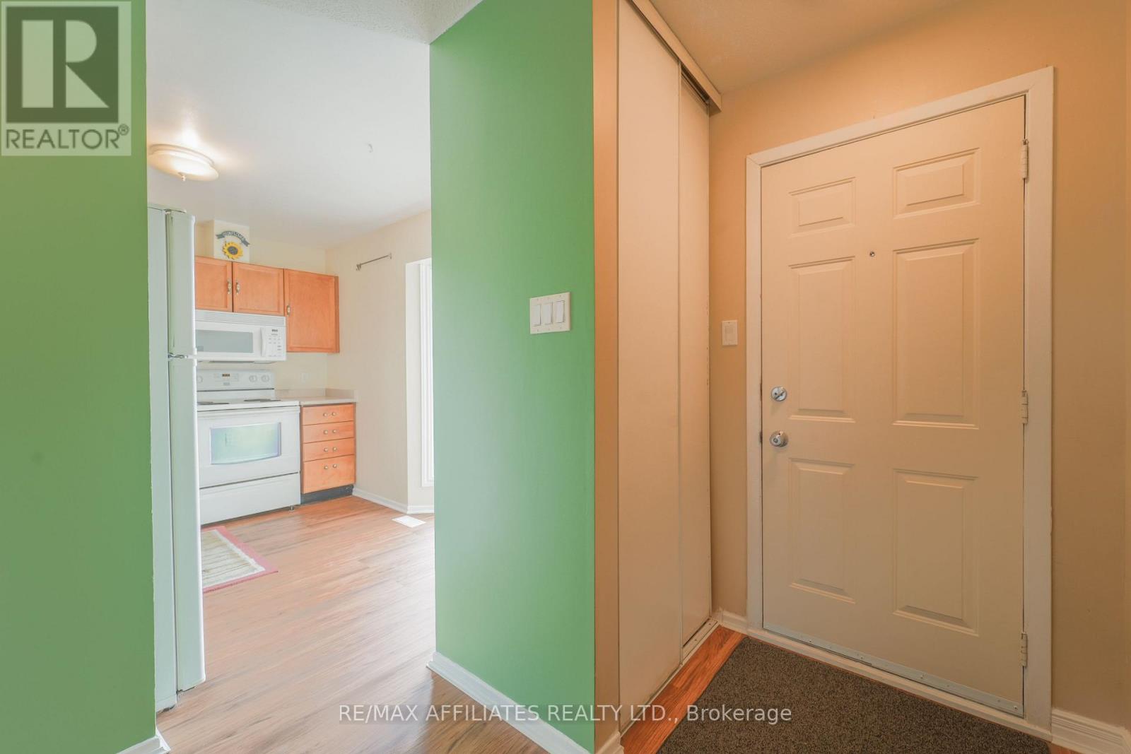 Photo 21 of 65 47 Mcdermot Court, Ottawa ON