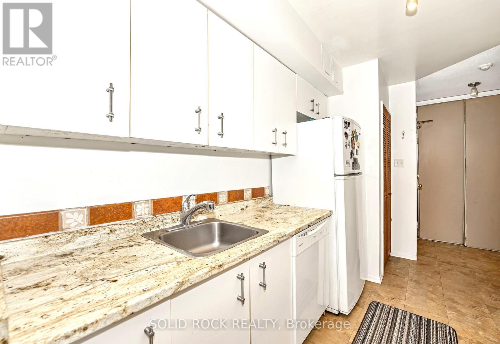 Photo 15 of 124 316 Lorry Greenberg Drive, Ottawa ON