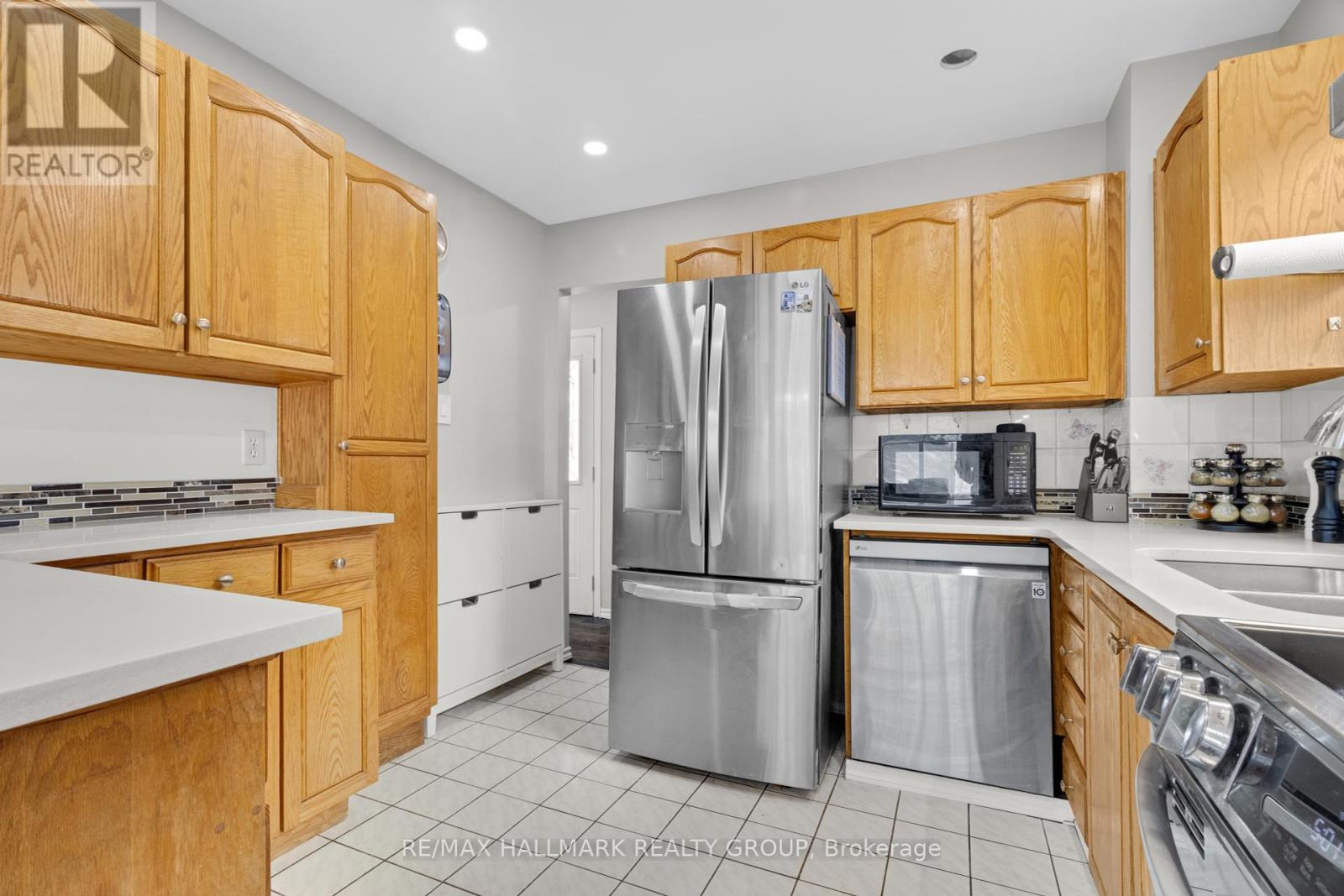 Photo 18 of 32 Brando Crescent, Ottawa ON