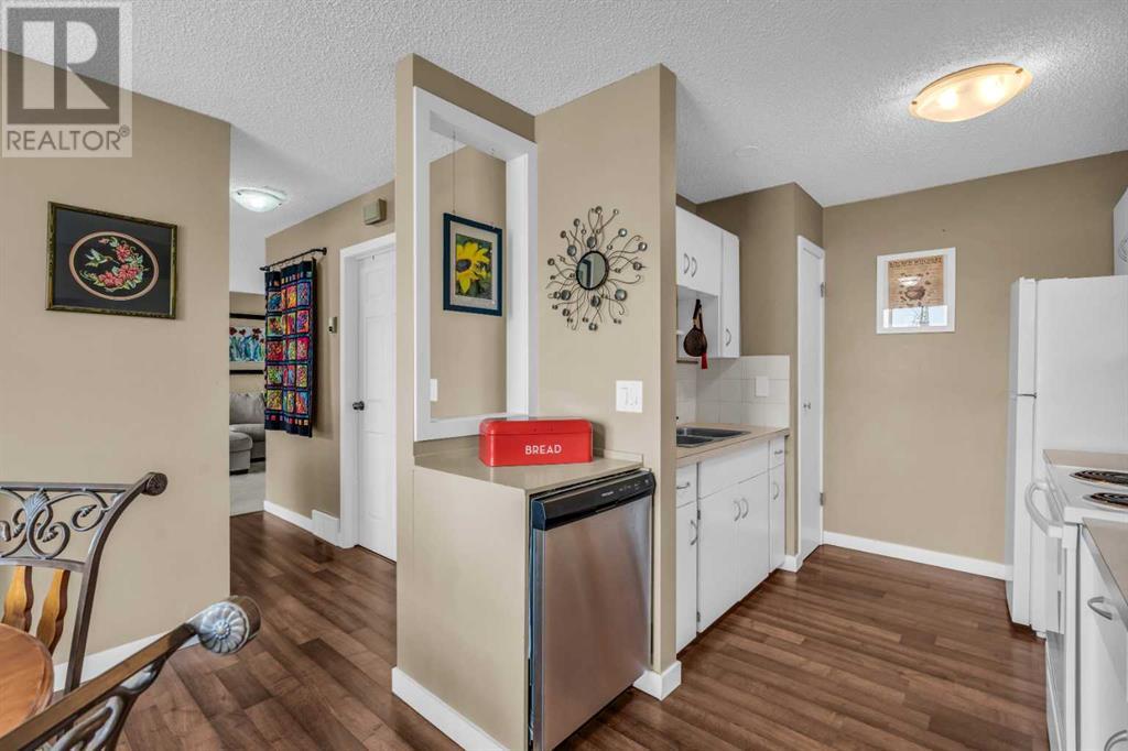 Single Family House Bi-level for Sale in    Street NE Huntington Hills Calgary 