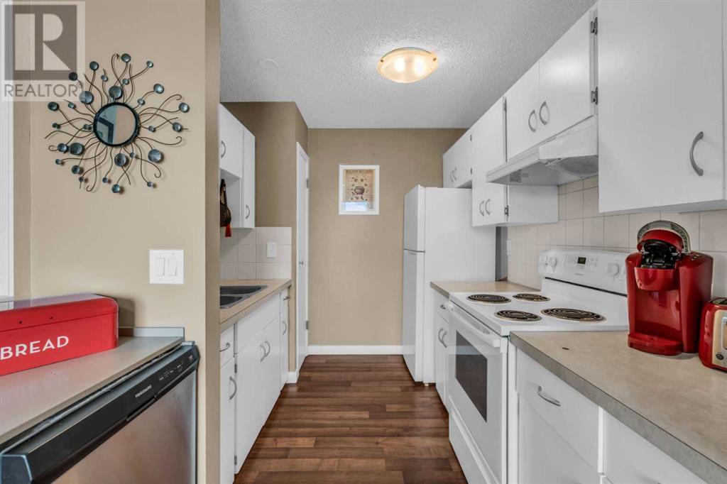 Single Family House Bi-level for Sale in    Street NE Huntington Hills Calgary 