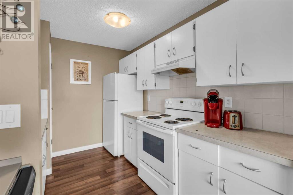 Single Family House Bi-level for Sale in    Street NE Huntington Hills Calgary 
