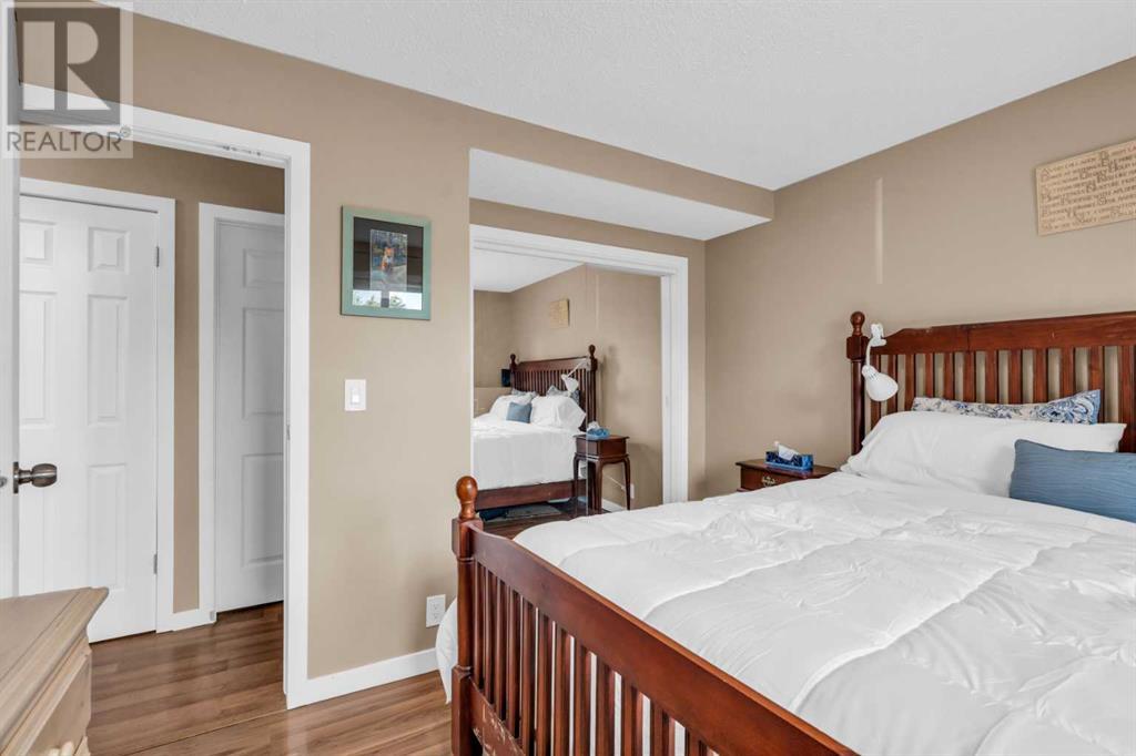 Single Family House Bi-level for Sale in    Street NE Huntington Hills Calgary 