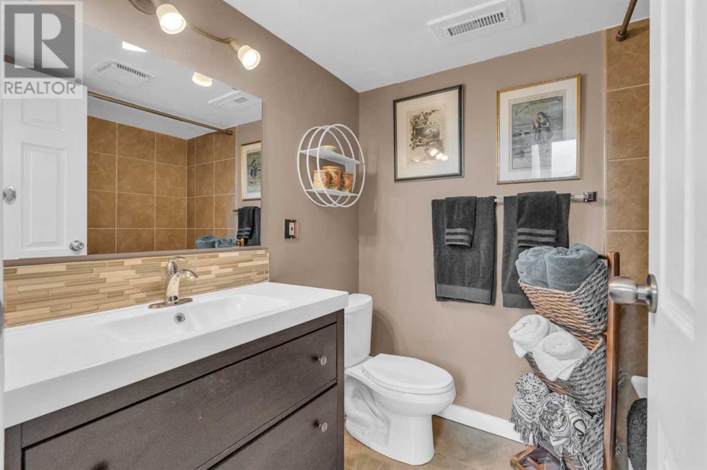 Single Family House Bi-level for Sale in    Street NE Huntington Hills Calgary 