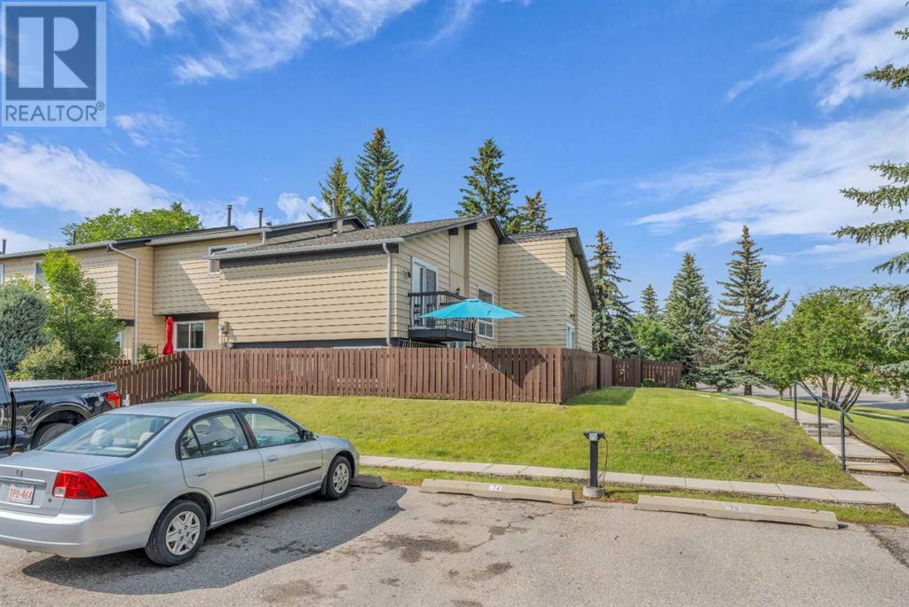 Single Family House Bi-level for Sale in    Street NE Huntington Hills Calgary 